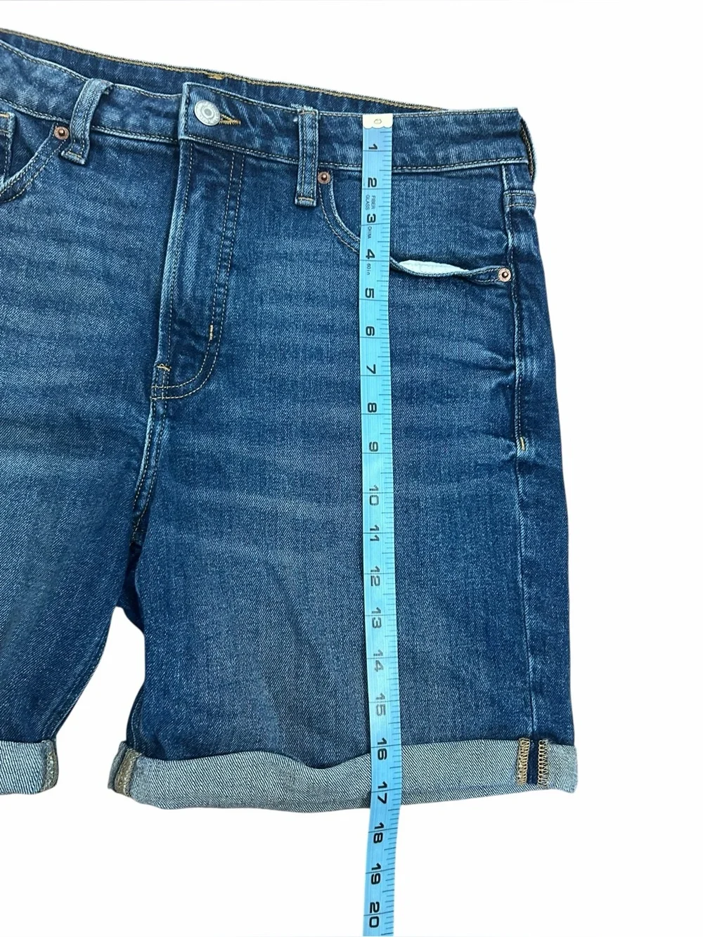 Old Navy Medium Wash OG Straight High Rise Cuffed Denim Shorts Women’s Sz 12